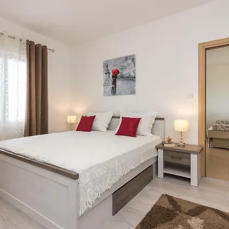 Studio Seget Vranjica 12499c Donji Seget